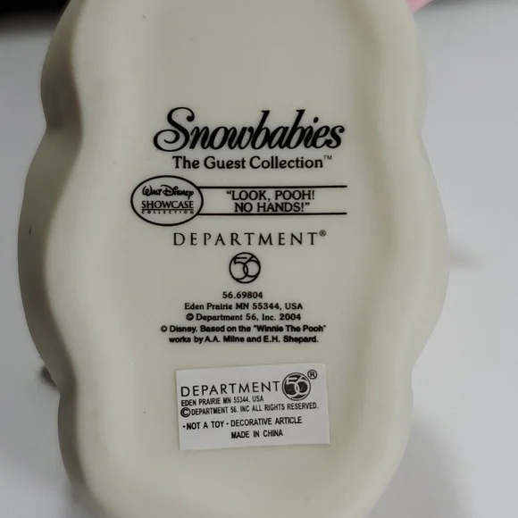 Snowbabies "Look, Pooh! No Hands!" Figurine - Picture 5 of 10